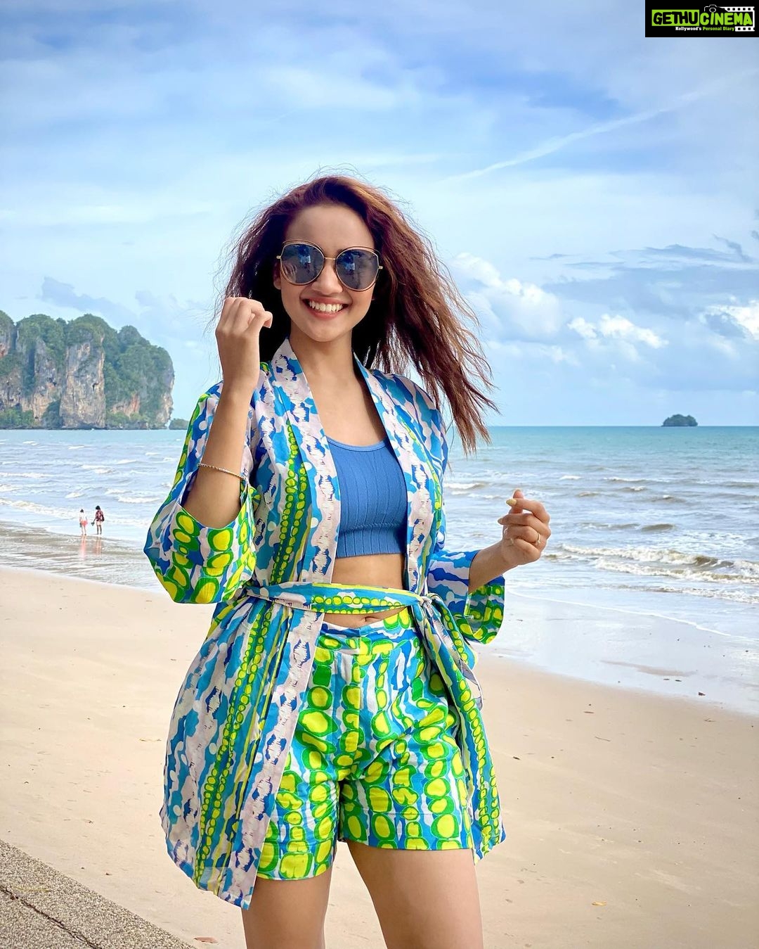 Ashi Singh Instagram - Be free. Be true. Be you ♥️ . 📸~ @naturepaparazzo 👗~ @theboozybutton Styled by- @styledbynikinagda #AshiSingh #Vacations #Thailand #Krabi