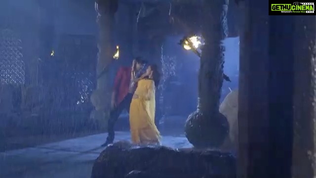 Ashi Singh Instagram - On the occasion of Samaina’s 3rd anniversary. ♥️ Just for fans love ♥️ . #AshiSingh #Samaina #YUDKBH #Memories #Tiptipbarsapani
