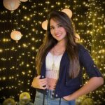 Ashi Singh Instagram - Tension is who you think you should be,relaxation is who you are 🦋 I am relaxed 😋 . #Ashisingh #NainaAgarwal #Yasmine #MeetHooda #Meet #meetbadlegiduniyakireet