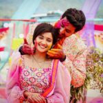 Ashi Singh Instagram - HAPPY HOLI 💦🎨 Meet aur Meet ki pehli holi 🔫 Dekhna na bhule MEET Zee TV par mon-sat 7:30pm {Meet 💍 Meet} 📸~ @pappu.gupta.549 . #MEET #MeetHooda #MeetBadlegiDuniyaKiReet #MeetAurMeet #MeetOnZeeTV