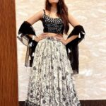 Ashi Singh Instagram - Forget the rules, if you like it, wear it ♟ . Wearing - @neerusindia #AshiSingh #Indianwear #Ethnicwear