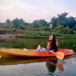 Ashi Singh Instagram - Adventure is out there. You just have to kayak to it. 😚 . #AshiSingh #Kayak #Adventure #missinggoingout