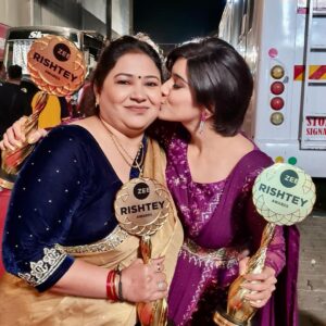Ashi Singh Instagram - The happiness which I felt can’t be described in words 😇
🌟BEST BETI 
🌟BEST NAYI JODI 
 and the most prestigious for me 
🌟FAVOURITE NAYA SADASYA (F) 
.
Thank you @zeetv 
@shashisumeetproductions TEAM MEET ♥️
Thank you everyone for all the love and support ♥️
.
#AshiSingh #ZRA2021 #Meet #MeetHooda #MeetAurMeet #MeetBadlegiDuniyaKiReet