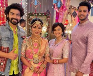 Ashi Singh Instagram - Zarur dekhein Meet wali Diwali 31st oct ko 12pm or 7pm sirf zee tv par. ♥️
Bhai MEET wali diwali me zee kutumb ke sare sitaron ke sath hume to bada maza aya. ♥️
@zeetv 
.
#meet #MeetBadlegiduniyaKiReet #MeetWaliDiwali #MeetAurMeet #Ashisingh #AshiSinghAsMeet