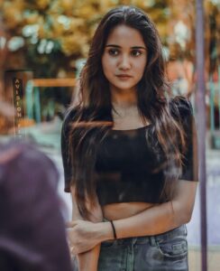 Ashi Singh Instagram - The image in the mirror is always deeper than what it reflects🪞
 🍂 
📸~ @naturepaparazzo 
.
#Ashisingh