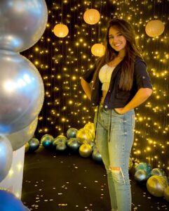 Ashi Singh Instagram - Tension is who you think you should be,relaxation is who you are 🦋 
I am relaxed 😋
.
#Ashisingh #NainaAgarwal #Yasmine #MeetHooda #Meet #meetbadlegiduniyakireet
