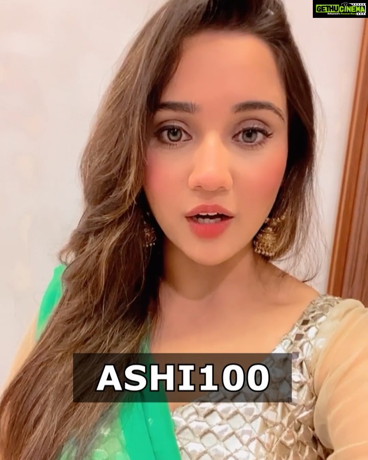 Ashi Singh Instagram - Western or saree ?? Which one ?? . #Ashisingh #Ashisinghreels #saree #sareelove