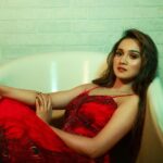 Ashi Singh Instagram – Say yes, take risks, and live life on your own terms ♥️
.

#ashisingh #photography #photoshoot #bathtubphotoshoot 
.

Shot & Edited by @sharadagrawalphotography

Shoot  Managed by- @forum_vaghela_ @purple.star.entertainment

Makeup by @saritasingh.mua
Hair by @gauri_makeup_artistry

Styled by @pse_celebs @kashhish