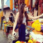 Avantika Khatri Instagram - Remembering my Visit on this Maha Shivratri 2022 to Pashupatinath Temple (World Heritage Site) - Kathmandu, Nepal 🇳🇵 eons ago with my Mommy Dearest ! ❤️ हर हर महादेव 🛕 . #AK #mahashivratri #mahashivratri2022 #peaceful #living #love #travel #temples #gold #silver #mom #gendaphool #pashupatinath #pashupatinathtemple #temple #kathmandu #nepal #happygirl #smileface #burningbright #indian #oceanbreeze #orchids #globetrotters #actress #filmmaker #producer #celebrity #avantikakhattrilatestpics #avantikakhattri @directors_visions @avantikakhattri Pashupatinath Temple पशुपतिनाथ मन्दिर