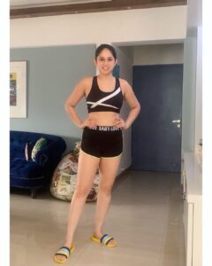 Avantika Khatri Instagram - सदा healthy रहो । ✋🏻 और.. घर पे रहो । Also.. Happiness is where you are now, or nowhere at all. It’s not a new relationship, it’s not a new job, it’s not a completed goal, and it’s not a new car. Until you give up on the idea that happiness is somewhere else, it will never be where you are. 💫 . #KudiAK #health #is #wealth #gharperaho #healthyraho #fitness #stayhome #secondwavecorona #corona2021 #pandemic #pandemiclife #pandemic2021 #staysafe #covid #women #power #coronatime #coronaindia #photooftheday #avantika #khattri #filmmaker #bollywoodactress #producer #actor #beauty #celebrity #avantikakhattrilatestpics #avantikakhattri @directors_visions @avantikakhattri India