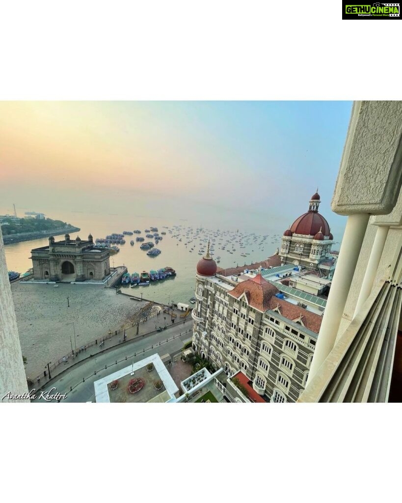 Avantika Khatri Instagram - #latepost In Mumbai to be felicitated with #PowerfulWomen2022 award at #RajBhawan by The Governor of Maharashtra. Also a Very Happy International Women’s Day to all you lovelies. ❤️ . #AK #internationalwomensday #felicitated #with #powerfulwomenaward #womenachievers #life #gratitude #india #mumbai #through #my #lens #viewfrommywindow #aamchimumbai #marinedrive #morningsprint #beautifuldays #happy #avantika #khattri #filmmaker #bollywoodactress #producer #celebrity #avantikakhattrilatestpics #avantikakhattri @directors_visions @avantikakhattri Taj Mahal Palace and Towers