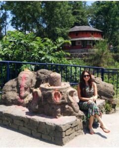 Avantika Khatri Instagram - Remembering my Visit with Mom to Kathmandu, Nepal and Pashupatinath Temple (World Heritage Site) dedicated to Lord Shiva, on this auspicious occasion of Mahashivratri 🛕 . #AK #mahashivratri #mahashivratri2022 #peaceful #living #love #travel #temples #gold #silver #mom #gendaphool #pashupatinath #pashupatinathtemple #temple #kathmandu #nepal #happygirl #smileface #burningbright #indian #oceanbreeze #orchids #globetrotters #actress #filmmaker #producer #celebrity #avantikakhattrilatestpics #avantikakhattri @directors_visions @avantikakhattri