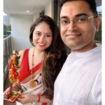 Avantika Khatri Instagram - गृह प्रवेश पूजा, गुड़ी पड़वा के शुभ मुहूर्त पे । 🙏🏻 . #AK #and #Milind #luxuryhomes #we #did #it #newhouse #onemore #housebeautiful #mynew #home #gudipadwa #grahpravesh #eventful #day #summervibes #love #pretty #avantika #khattri #filmmaker #mumbai #pune #india #bollywoodactress #producer #celebrity #avantikakhattrilatestpics #avantikakhattri @directors_visions @avantikakhattri
