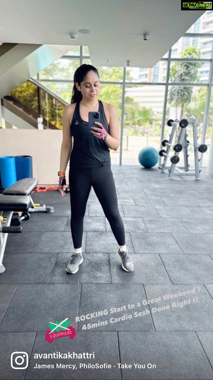 Avantika Khatri Instagram - Rocking Start to a Great Weekend !! 45mins Cardio Sesh Done Right !! 😎💪🏻🏃🏼♀️ #AK #avantikakhattri #grind #workout #achieve #noexcuses #just #being #my #usual #self #gym #gymworkout #upwardsandonwards India