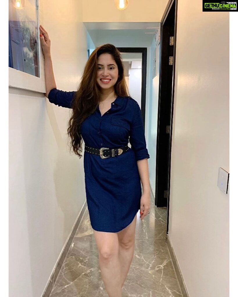 Avantika Khatri Instagram - Literally-5kgs-Off-My-Back !!! Feels so much Lighter and Terribly SEXY !! 😉 Excess Baggage has to Go… whether from your body or your life.. it has to be done away with !!! Good Riddance ! Period ! 😎💋 . #KudiAK #AK #lighter #sexier #spicier #sharper #stronger #fitnessfreak #homesweethome #humbleabode #loves #lovemyself #advocator #of #selflove #avantika #khattri #filmmaker #mumbai #pune #india #bollywoodactress #producer #actress #filmdirector #filmmaker #celebrity #pictures #avantikakhattrilatestpics #avantikakhattri @directors_visions @avantikakhattri Home Sweet Home