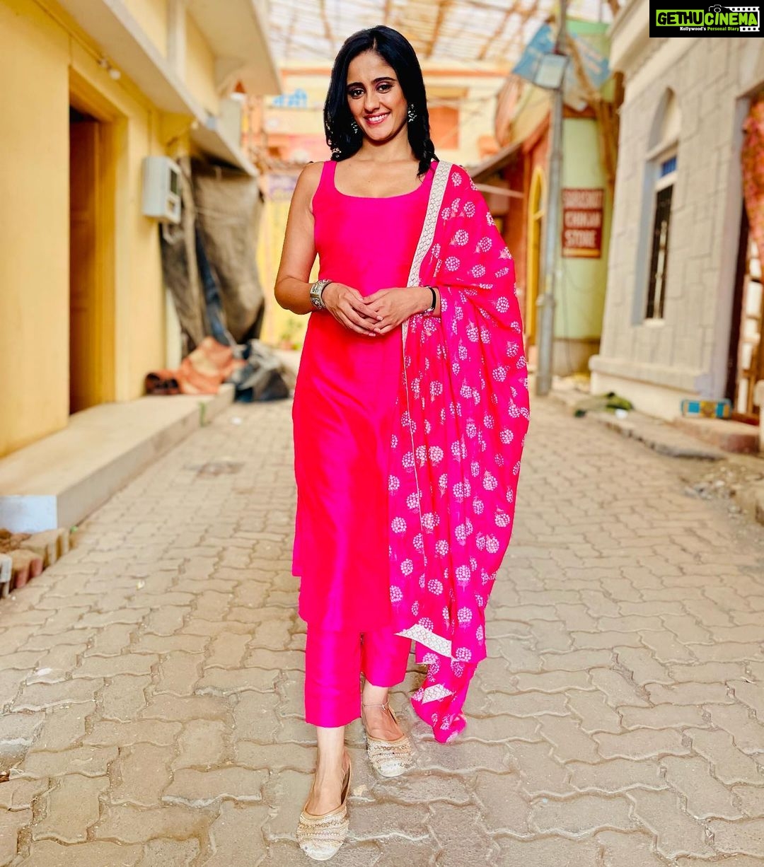 Ayesha Singh Instagram - #ghumhaikisikeypyaarmeiin ❤️