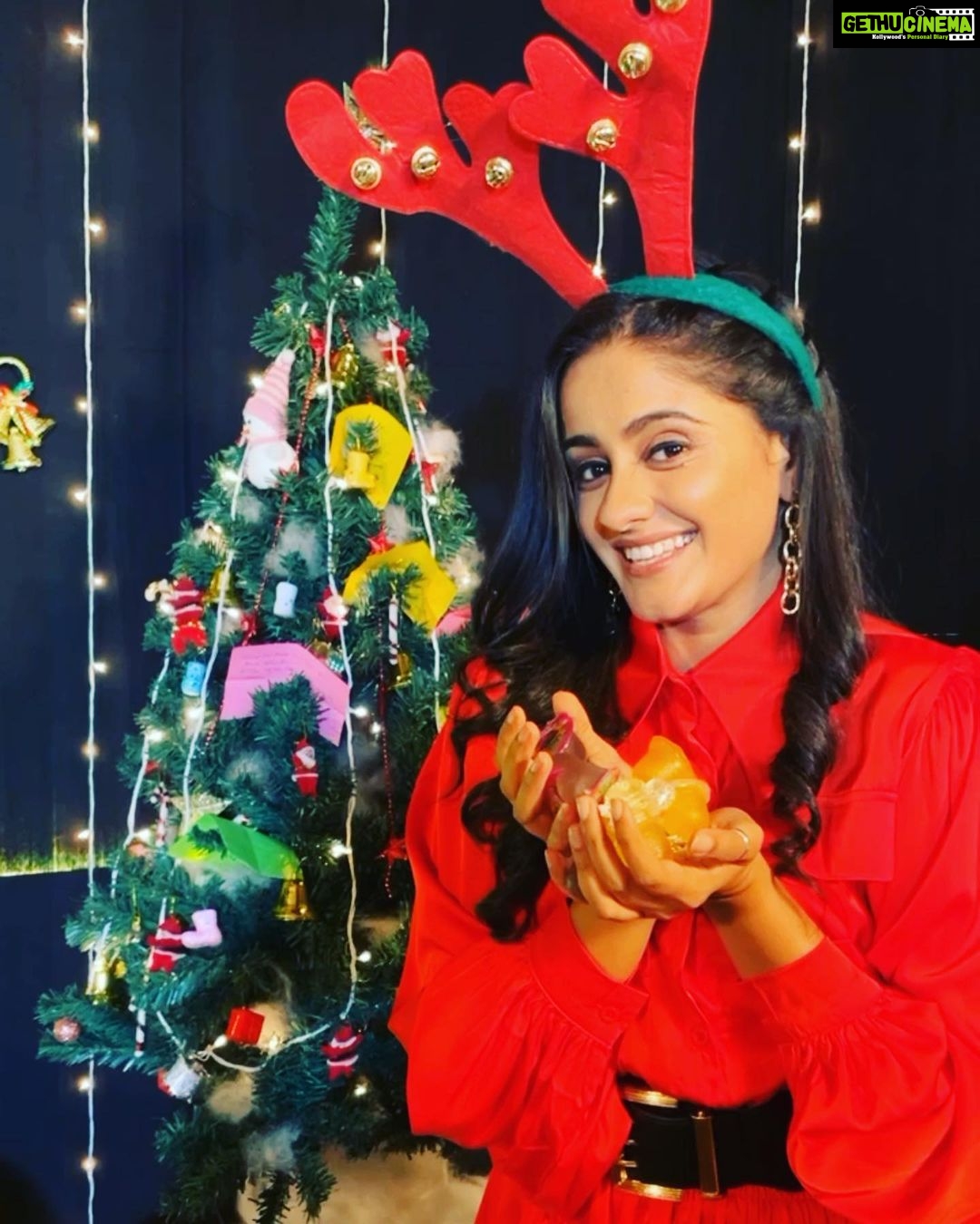 Ayesha Singh Instagram - Bringing 2023 with a big smile and hopeful eyes. Happy New year everyone, with loads of love ❤️
