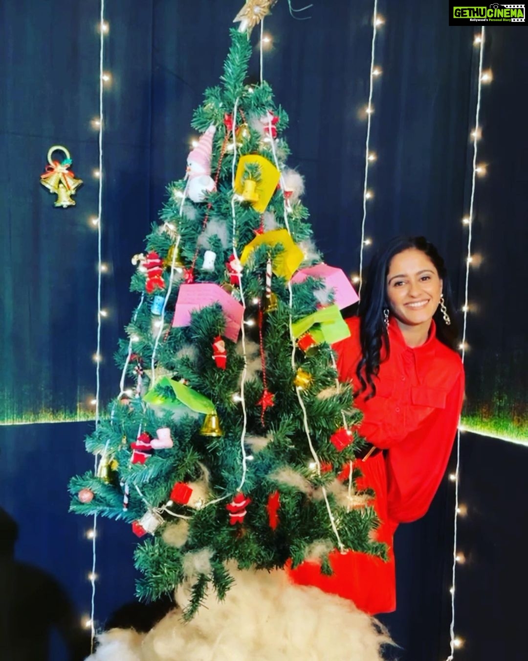 Ayesha Singh Instagram - Bringing 2023 with a big smile and hopeful eyes. Happy New year everyone, with loads of love ❤️