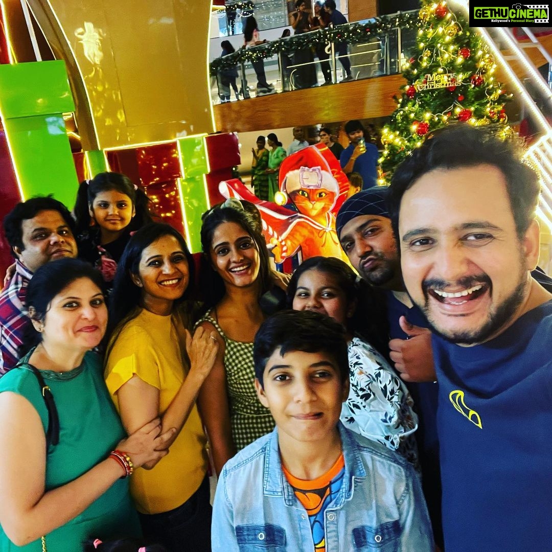 Ayesha Singh Instagram - Bringing 2023 with a big smile and hopeful eyes. Happy New year everyone, with loads of love ❤️