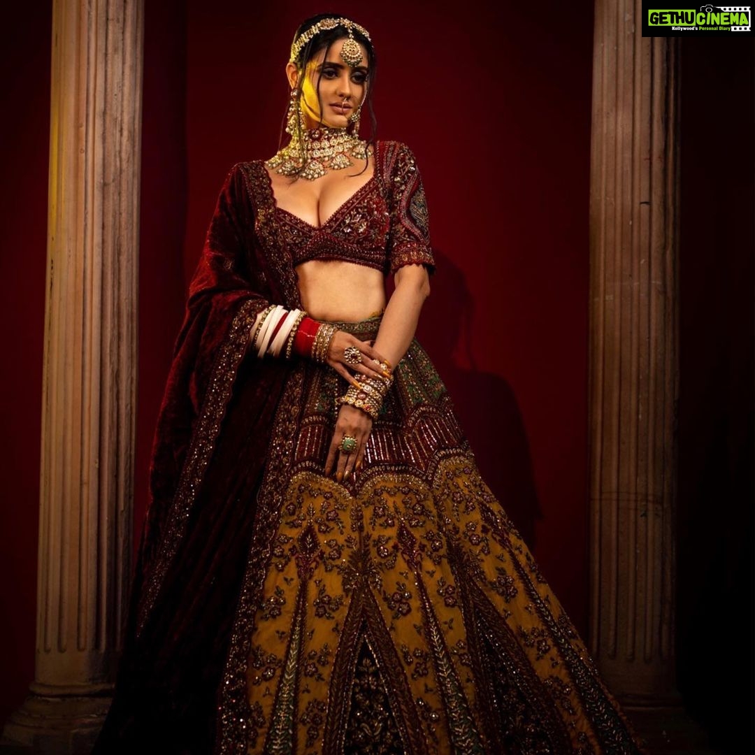Ayesha Singh Instagram - 🌺. @nehaadhvikmahajan 💕 Your Vision🥰