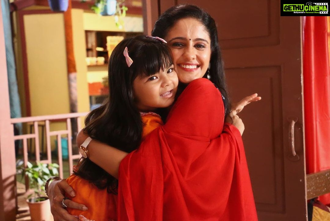 Ayesha Singh Instagram - Mere ghar aai ek nanni pari ❤️…. #SAVI the little bundle of joy has arrived to brighten our lives and to heal my soul🥰. My Adorable Darling daughter you are the anchor who has kept me going !!🥰 PS:- Welcome @aria_sakaria to Ghum Hain kisike Pyaar Main..Wish you a beautiful journey ahead!! 😘🥰🥳🙏🏻You are cuteness in abundance ☺️
