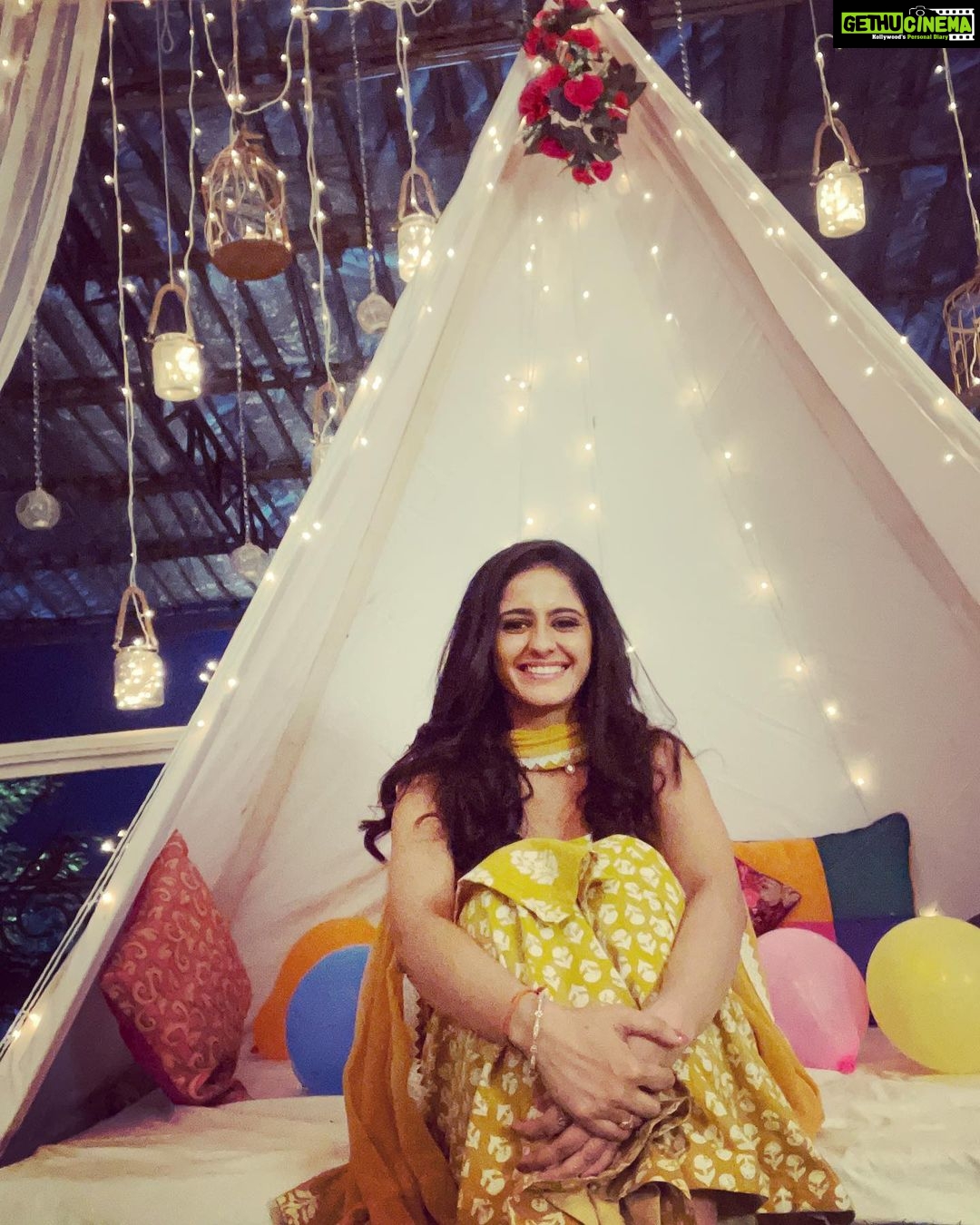 Ayesha Singh Instagram - ❣️Here to listen!! Share your heart out!! :D