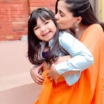 Ayesha Singh Instagram - that’s how we start our day with lots of kisses and hugs 🤗 @ayesha.singh19 @aria_sakaria . . . In love with this song @meetbrosofficial @vickykaushal09 @kiaraaliaadvani #pappijhappi #pappijhappi #cute #bonding #ayeshasingh #ariasakaria #cute #instagram #instateel #instagood #kidsofinstagram #instakids #ghumhaikisikeypyaarmeiin #ghkkpm #ghkkpmtodayepisode #savi #savijoshi #savisaijoshi #saikisavi #ghkkpmfamily #ghkkpm_love #ariasakariaassavi