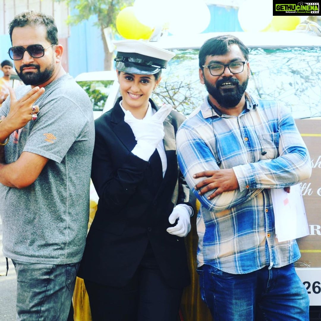 Ayesha Singh Instagram - Where would you wanna go for a drive with this Driver 😜😈 #bts chilling with @siddhartha_vankar_official 😘🥰❤️#ghumhaikisikeypyaarmeiin #actorslife #actor #ghkkpm #fun #funtimes