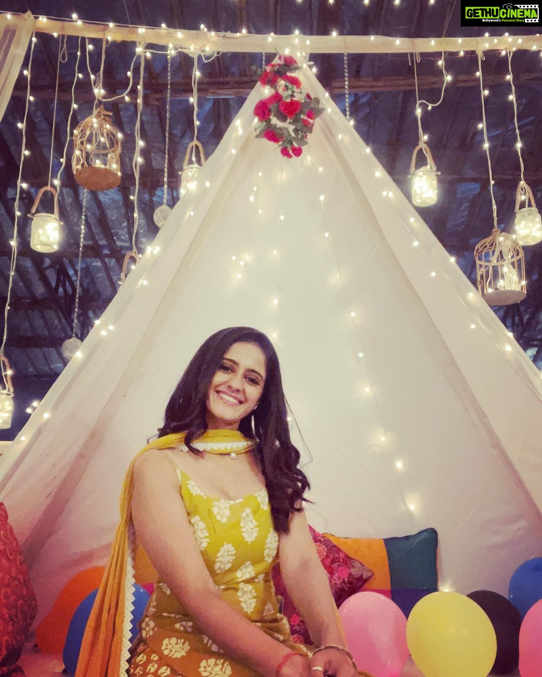Ayesha Singh Instagram - ❣️Here to listen!! Share your heart out!! :D