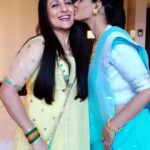 Ayesha Singh Instagram – To get a kiss from bhawani kaku, sai had to become bhawani kaku
😂With my crazy partner in crime @kishorishahane 
@starplus