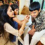 Ayesha Singh Instagram – Little glimpse into our Rakshabandhan celebration… with @spacevik @meenakshi.singh.3766 @dimple.singh.58555 and other lovely FM who aren’t on Instagram 🥰😍😍🥰🥰