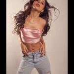 Benafsha Soonawalla Instagram - @toabhentertainment @studiotca @arindamsikdar @makeupandhairbymanasi @dimple_panjwani2315 @styling_by_priyanka @by_silmafargose @soni_rai02