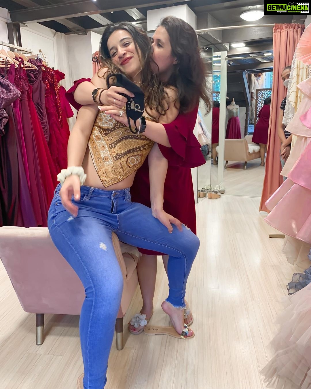 Benafsha Soonawalla Instagram - Some things are forever 🤍 At the very special @eyecandybyps with my very special @pinkysheshankbagadia , and shesh we wouldn’t be complete without you so there you are hiding at the back, very unsuccessfully 😄 My first ever brand that I worked with, my first ever designers, and people that have been with me through thick and thin and literally seen my success as their own! ❤️ Love youuuu both. Can’t wait to wear the outfits again sooo soon🌻 PS- Tap for outfit details!