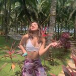 Benafsha Soonawalla Instagram - Hi!! Smile! 🤍 👚- @bae.eshop 👖- @wabisabistyl Styled by @ruchikrishnastyles Asst stylist @sketch_your_style 🏡- @nattikabeachayurvedaresort Kerala, God's Own Country