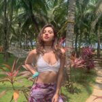 Benafsha Soonawalla Instagram - Hi!! Smile! 🤍 👚- @bae.eshop 👖- @wabisabistyl Styled by @ruchikrishnastyles Asst stylist @sketch_your_style 🏡- @nattikabeachayurvedaresort Kerala, God's Own Country