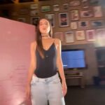 Benafsha Soonawalla Instagram - Host for the night 🎤 #pleasefindattached sznn 3 out on @amazonminitv go watch. @dicemediaindia Makeup&hair- @aakashnanchit