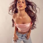 Benafsha Soonawalla Instagram - @toabhentertainment @studiotca @arindamsikdar @makeupandhairbymanasi @dimple_panjwani2315 @styling_by_priyanka @by_silmafargose @soni_rai02