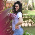 Benafsha Soonawalla Instagram - How are ya?🌺 . 📸- @aishwaryaa_nayak_photography @dellaadventureandresorts @jimmy_mistry 🏨 Della Adventure & Resorts