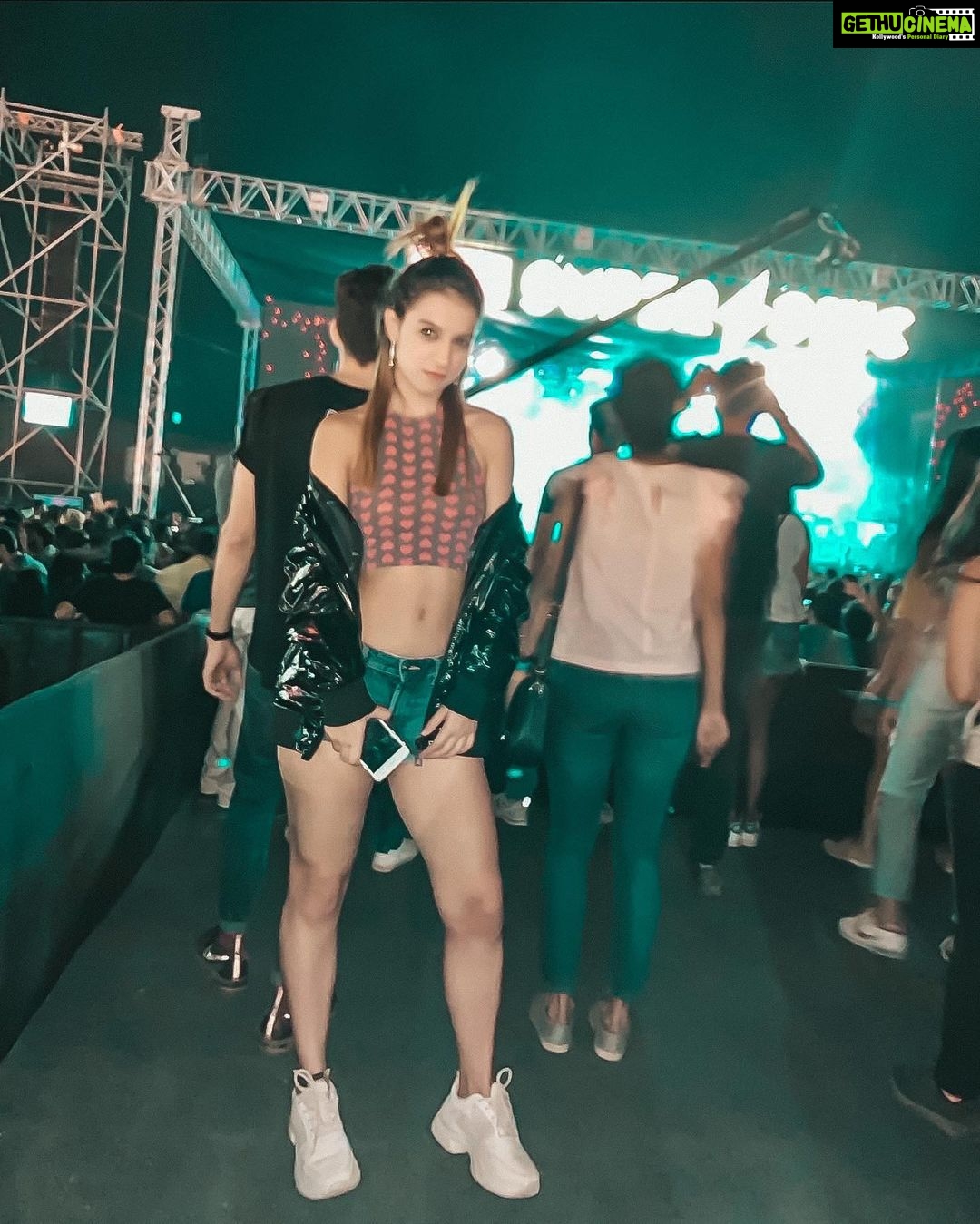 Benafsha Soonawalla Instagram - Blur but cute outfit. Throwback. :)