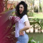 Benafsha Soonawalla Instagram - How are ya?🌺 . 📸- @aishwaryaa_nayak_photography @dellaadventureandresorts @jimmy_mistry 🏨 Della Adventure & Resorts