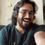 Bhuvan Bam Instagram - Muskuraate hue sirf meri aakhein bandh hoti hain ya tumhaari bhi? 🤔😆