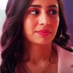Bhuvan Bam Instagram – Tumhaare life ki Nithya aur Karan kaun hai? 🥰
Watch #RaftaRaftaOnAmazonMiniTV