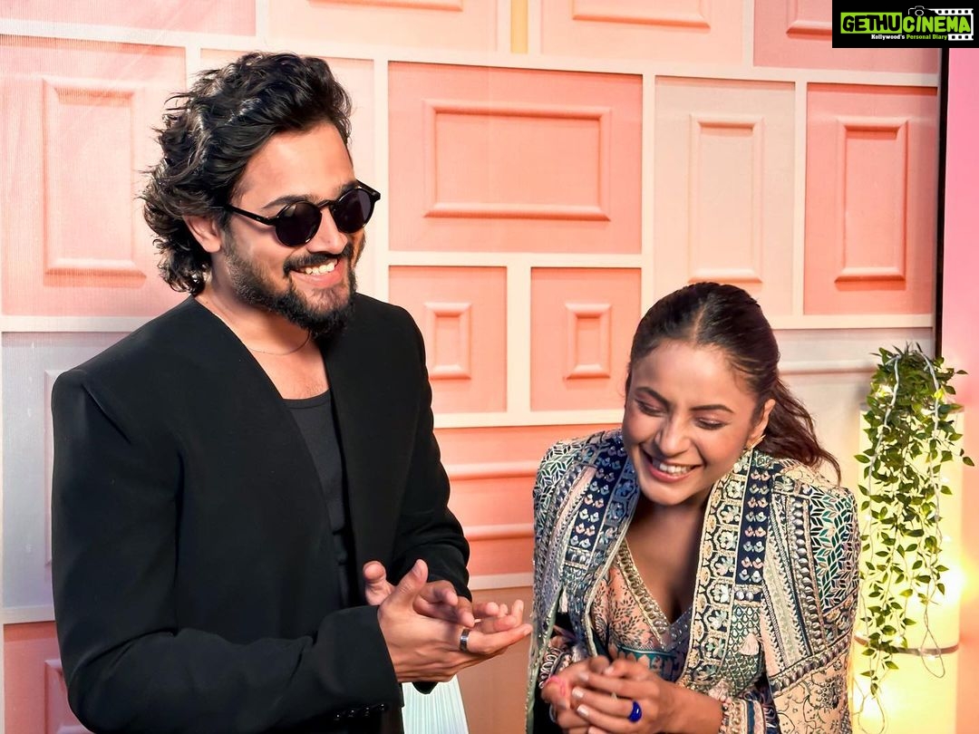 Bhuvan Bam - 1.6 Million Likes - My Next Episode with @bhuvan.bam22 #DesiVibeswithShehnaazGill
Outfit: @svacouture
Jewellery: @misho_designs
Stylist: @junni.khyriem
Team: @_ishitachandan_
Mua: @shuraakhan
Hair: @cheemabaljit2
Location: @merakiistudioz
📸: @akshay_navlakhe