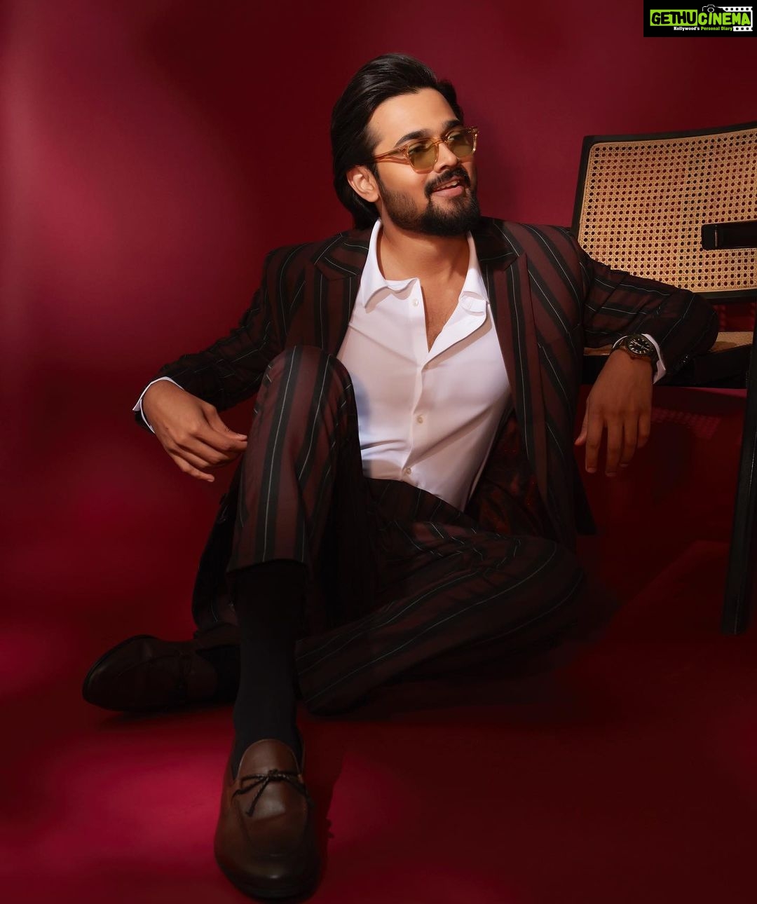 Bhuvan Bam - 1.4 Million Likes - Meri koi backing nahi hai,
Lekin passion mein bhi lacking nahi hai
@raddesignerstudios