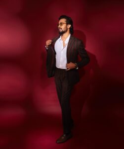 Bhuvan Bam Instagram - Meri koi backing nahi hai,
Lekin passion mein bhi lacking nahi hai

@raddesignerstudios