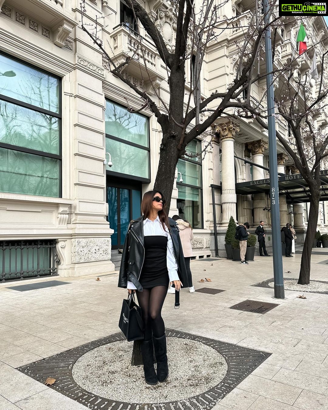 Chetna Pande Instagram - Hello #milano 🇮🇹 Milan, Italy