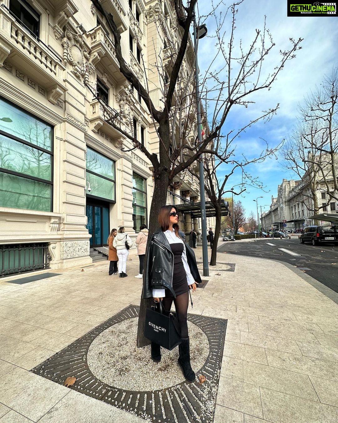 Chetna Pande Instagram - Hello #milano 🇮🇹 Milan, Italy