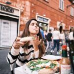 Chetna Pande Instagram – And dat how you eat an Italian pizza 🍕 🤤🤫( A beautiful day in Rome)  #justbeingmyself 

#travelwithchetna #chetnainRome #travel #life  #travelphotography #ttavelgram #wonderlust #italy🇮🇹 #italy2023 Rome, Italy
