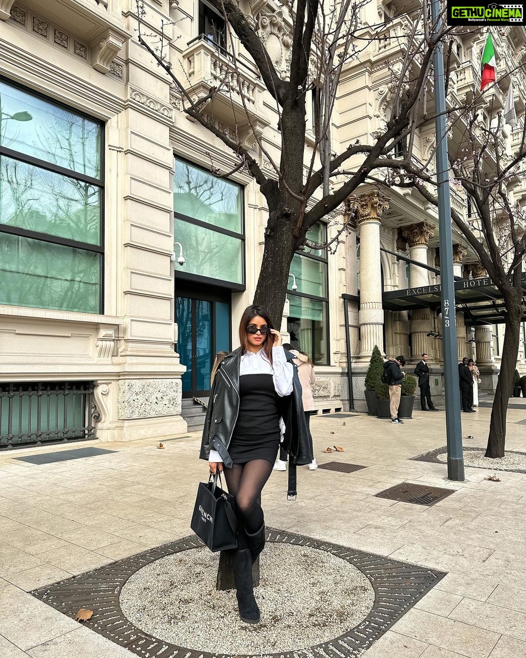 Chetna Pande Instagram - Hello #milano 🇮🇹 Milan, Italy