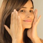Chetna Pande Instagram - #AD The skincare routine that have been helping my skin stay nourished and glowy even through this year’s coldest winter is the 10% Vitamin C & 5% Niacinamide serum that helps to fade hyperpigmentation, dark spots and fights dullness for visibly glowing skin. Followed by cult favorite Vitamin C + E Moisturizer which is lightweight, sorbet-like texture that intensely hydrates skin. Look no further, and start this simple skincare routine to fight dullness to reveal even-toned glowing skin this New Year now! Grab from @dotandkey.skincare #ad Use my code CHETNA10 for additional love #TheCecret #VitaminCForSkin #WinterDullness #GlowingSkin #WinterSkincare